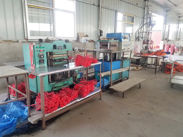 碳晶纖維地暖廠家生產(chǎn)車(chē)間